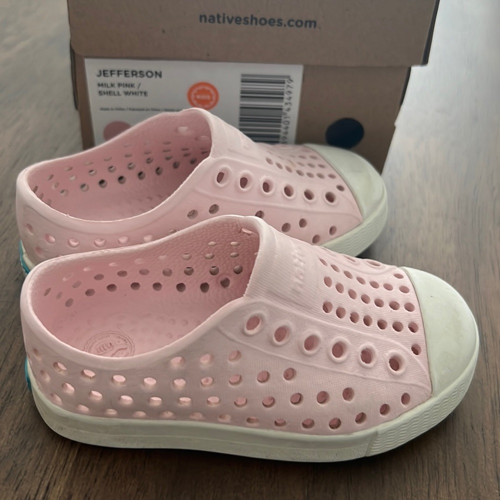 Barely work size 5 Jefferson Natives with box
